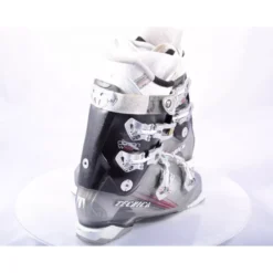 Chaussures Ski Femme TECNICA DEMON 95 W, QUADRA ULTRA Fit, Canting, FLEX Adj, QUICK Instep, Micro, Macro ( En PARFAIT état ) -Atomic Shop Soldes chaussures ski femme tecnica demon 95 w quadra ultra fit canting flex adj quick instep micro macro en parfait etat.jpg 2
