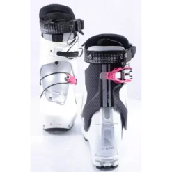 Chaussures Ski Randonnée DYNAFIT TLT7, Ultralock, Speed Nose, Quick Instep, White/pink ( Comme NEUVES ) -Atomic Shop Soldes chaussures ski randonnee dynafit tlt7 ultralock speed nose quick instep white pink comme neuves.jpg 3