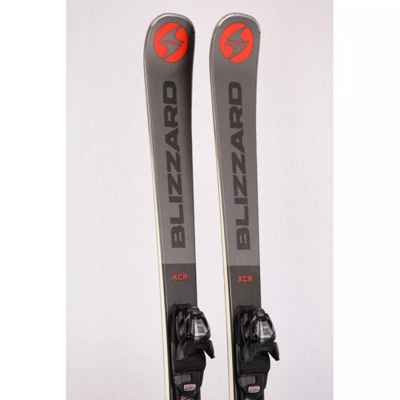 Skis BLIZZARD XCR 2019 Woodcore, Grip Walk, + Marker TLT 10 ( En PARFAIT état ) 3 Skis BLIZZARD XCR 2019 Woodcore, Grip Walk, + Marker TLT 10 ( En PARFAIT état )