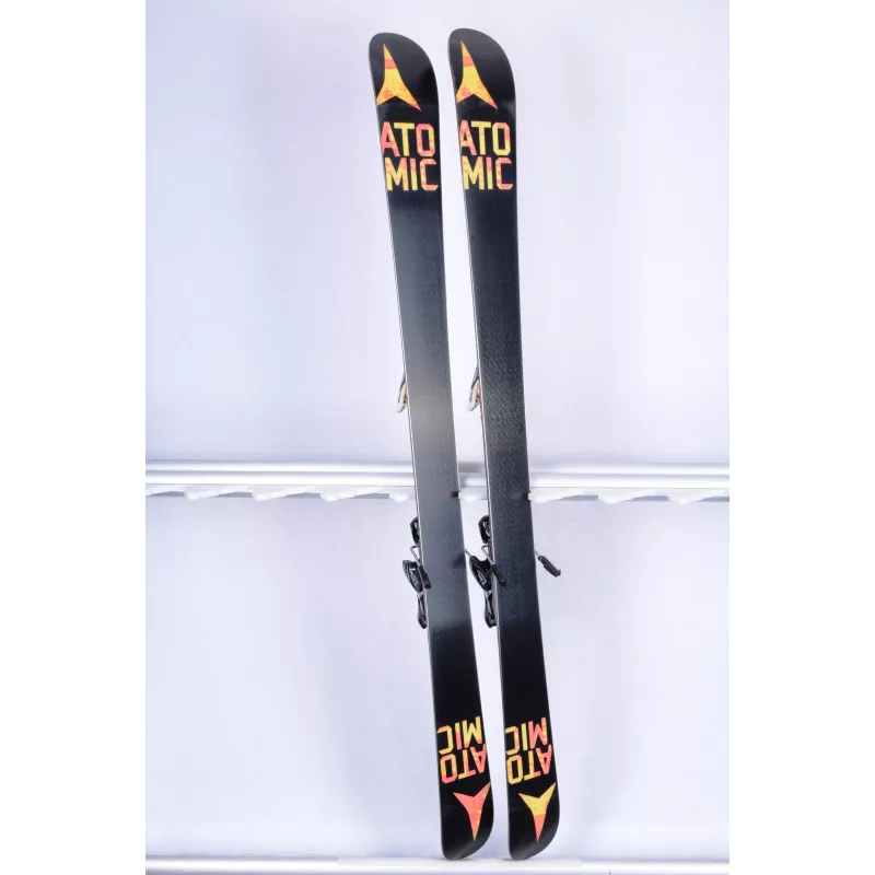 Skis Enfant/junior ATOMIC PUNX, FREESTYLE, Handmade, Junior Eagle, TWINTIP + Atomic Ezytrak 7 6 Skis Enfant/junior ATOMIC PUNX, FREESTYLE, Handmade, Junior Eagle, TWINTIP + Atomic Ezytrak 7 – Image 4