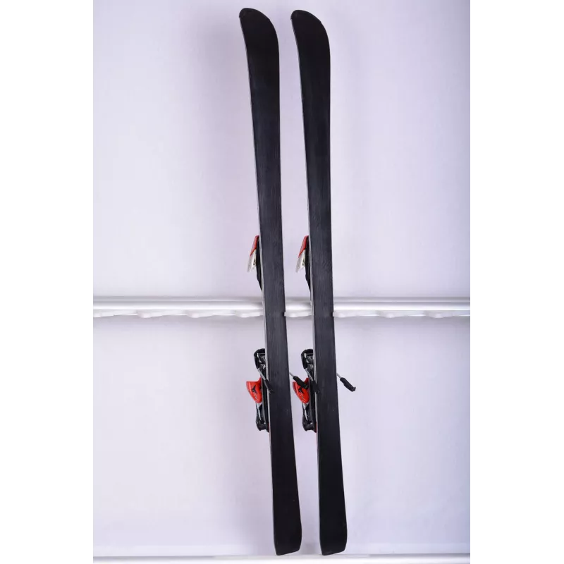 Skis Enfant/junior ATOMIC REDSTER, WHITE, Piste Rocker, Handmade + Atomic XTE 7 Red/white 6 Skis Enfant/junior ATOMIC REDSTER, WHITE, Piste Rocker, Handmade + Atomic XTE 7 Red/white – Image 4