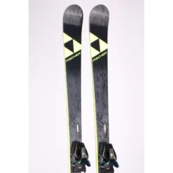 Skis FISCHER RC4 WORLDCUP RC 2020, Woodcore, Grip Walk, Titan + Fischer Z12 ( En PARFAIT état )
