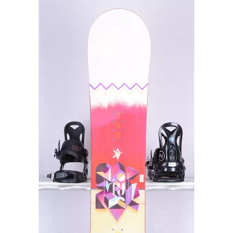 Snowboard Femme SALOMON LOTUS, Directional Twin, Radial Sidecut, SuperFLAT 4 Snowboard Femme SALOMON LOTUS, Directional Twin, Radial Sidecut, SuperFLAT – Image 2